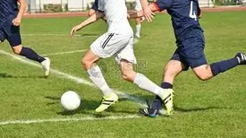 《亨利亲临现场助威！阿森纳决战热刺，今夏冠军之争，不容错过！》