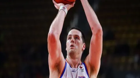 “戴维斯转会至东契奇所队，引发NBA球员情绪动荡——环球时报披露”